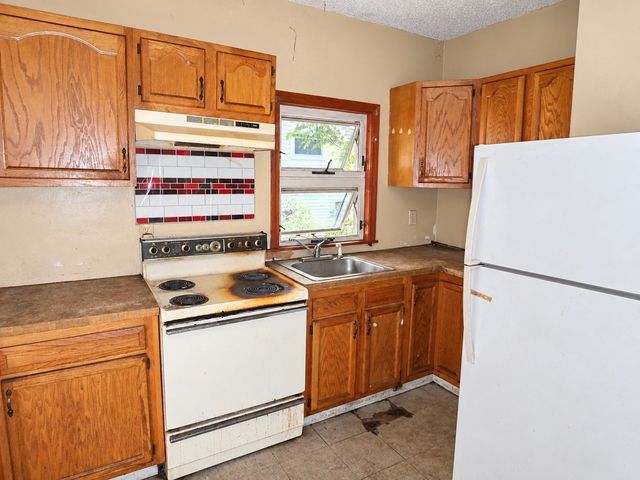 17 Rodman St, Providence, RI 02907