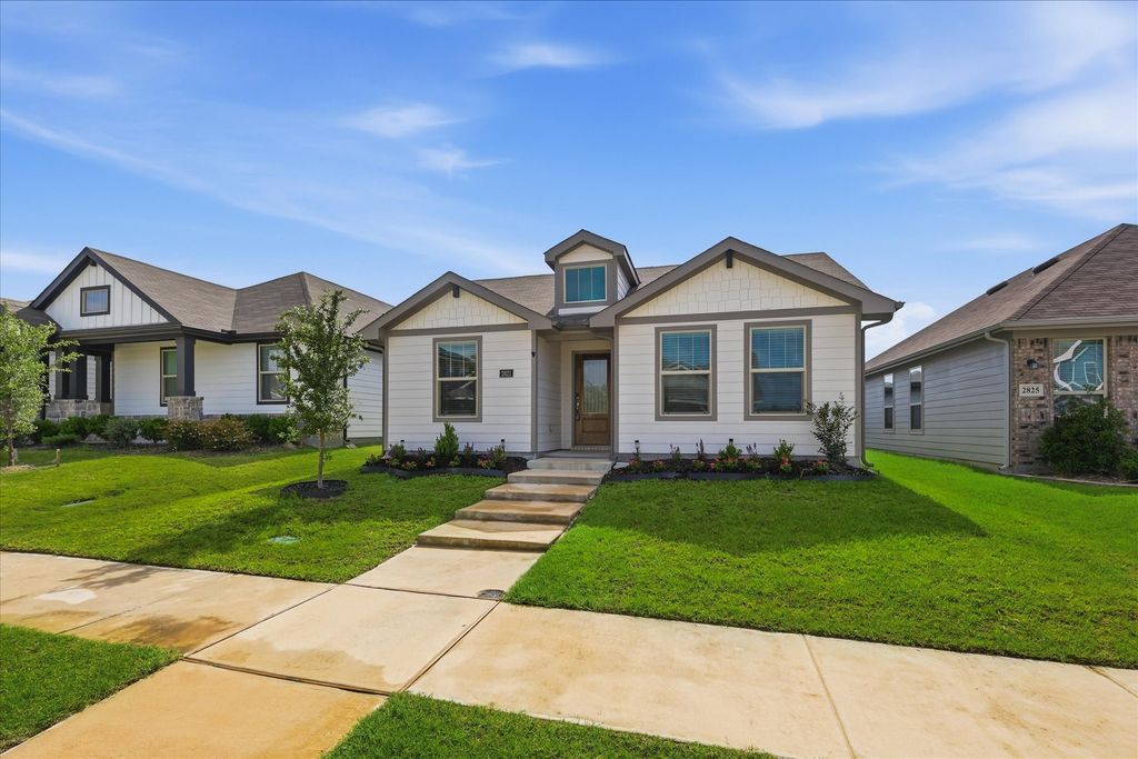 2821 Bursera Lane, Fort Worth, TX 76108