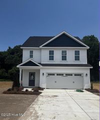 252 Deer Haven Drive, Richlands, NC 28574