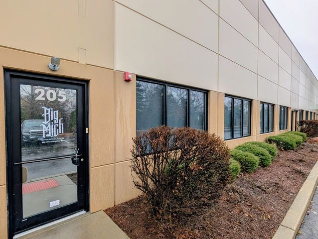 650 Willowbrook Center Parkway 205, Willowbrook, IL 60527