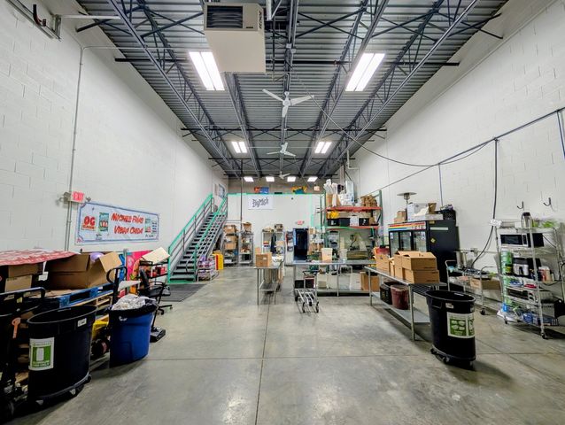 650 Willowbrook Center Parkway 205, Willowbrook, IL 60527