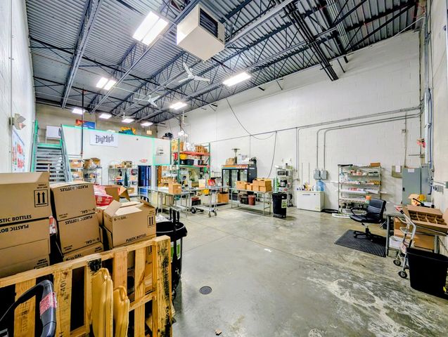 650 Willowbrook Center Parkway 205, Willowbrook, IL 60527