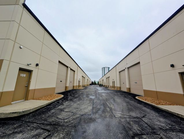 650 Willowbrook Center Parkway 205, Willowbrook, IL 60527