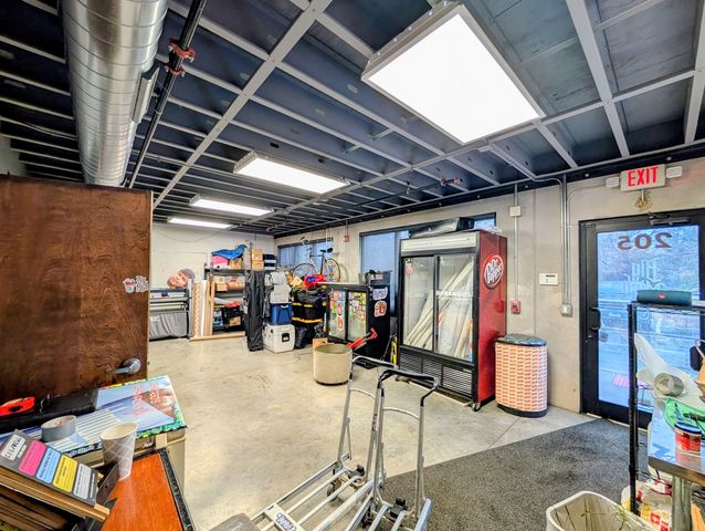 650 Willowbrook Center Parkway 205, Willowbrook, IL 60527