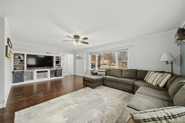 923 Institute Boulevard, Dixon, IL 61021