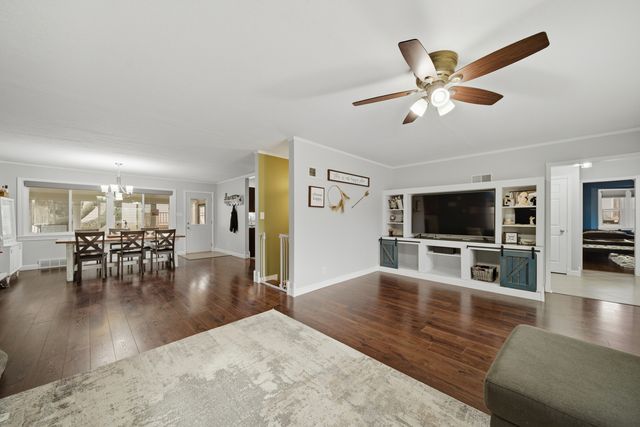 923 Institute Boulevard, Dixon, IL 61021