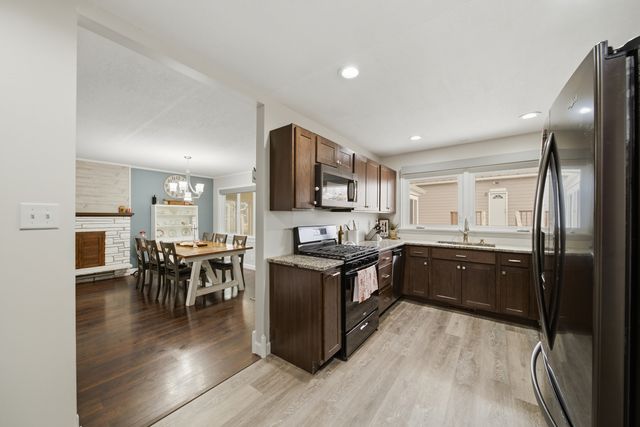 923 Institute Boulevard, Dixon, IL 61021