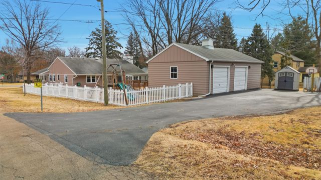 923 Institute Boulevard, Dixon, IL 61021