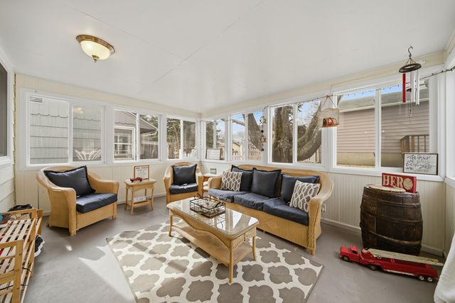 923 Institute Boulevard, Dixon, IL 61021