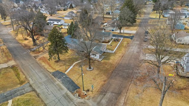 923 Institute Boulevard, Dixon, IL 61021