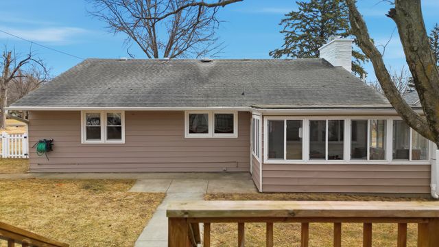 923 Institute Boulevard, Dixon, IL 61021