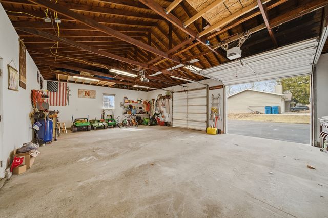 923 Institute Boulevard, Dixon, IL 61021