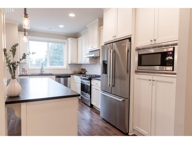 1922 Nw 114TH Ave, Beaverton, OR 97003