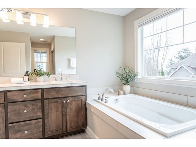 1922 Nw 114TH Ave, Beaverton, OR 97003