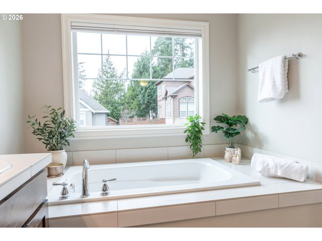 1922 Nw 114TH Ave, Beaverton, OR 97003