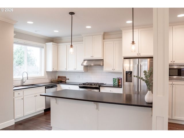 1922 Nw 114TH Ave, Beaverton, OR 97003