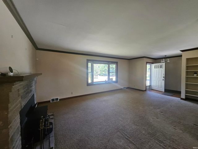 12505 Petersburg Road, Evansville, IN 47725