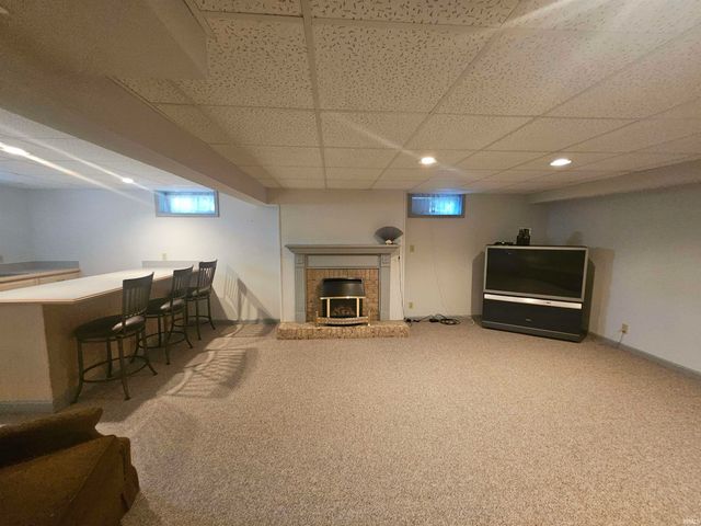 12505 Petersburg Road, Evansville, IN 47725