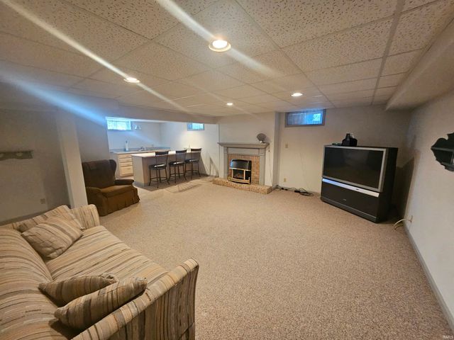 12505 Petersburg Road, Evansville, IN 47725