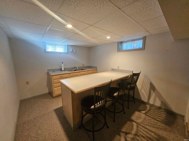 12505 Petersburg Road, Evansville, IN 47725