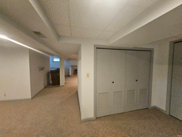 12505 Petersburg Road, Evansville, IN 47725