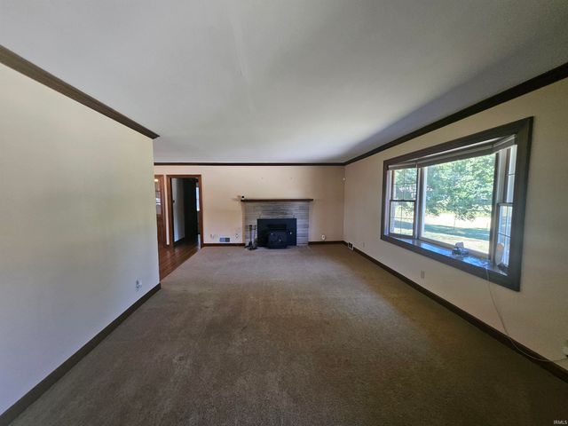 12505 Petersburg Road, Evansville, IN 47725