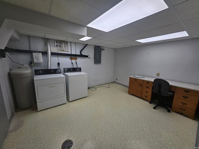 12505 Petersburg Road, Evansville, IN 47725