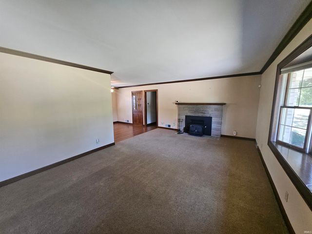 12505 Petersburg Road, Evansville, IN 47725