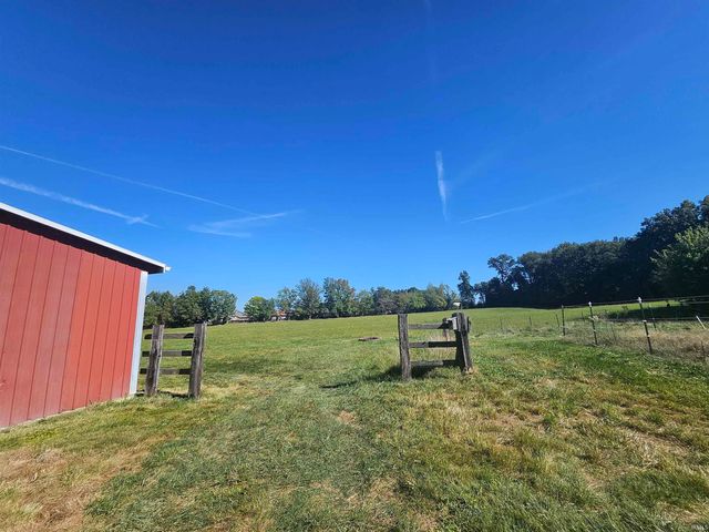 12505 Petersburg Road, Evansville, IN 47725