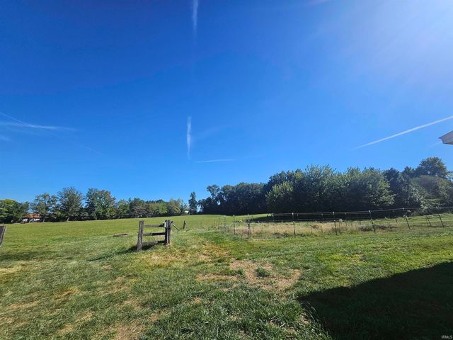12505 Petersburg Road, Evansville, IN 47725