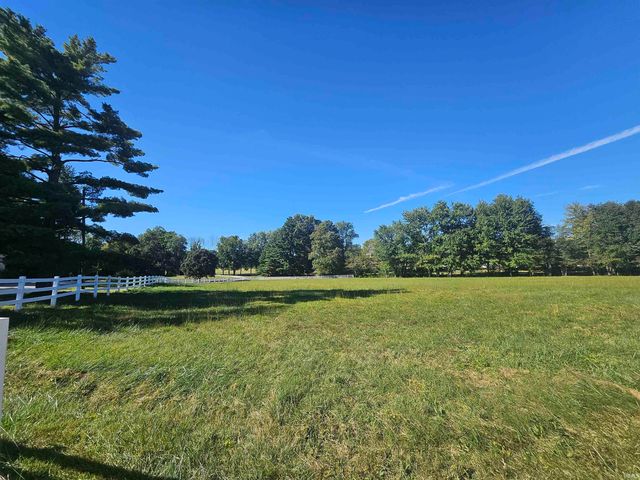 12505 Petersburg Road, Evansville, IN 47725