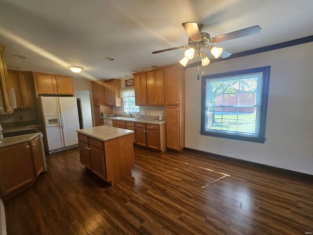 12505 Petersburg Road, Evansville, IN 47725