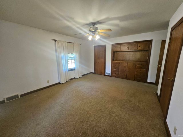 12505 Petersburg Road, Evansville, IN 47725