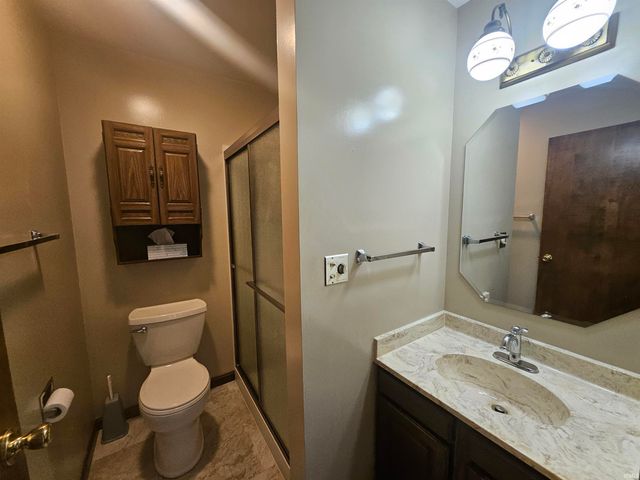 12505 Petersburg Road, Evansville, IN 47725
