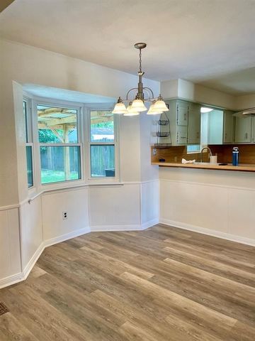 418 Elder Glen Dr, Webster, TX 77598