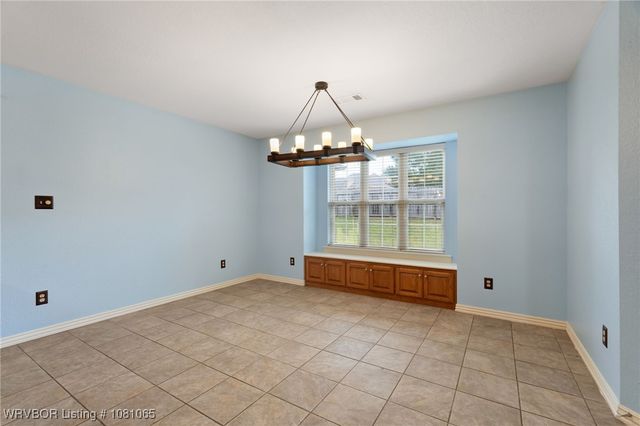 2117 Parkway Circle, Van Buren, AR 72956