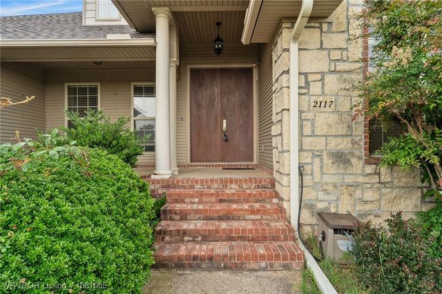 2117 Parkway Circle, Van Buren, AR 72956