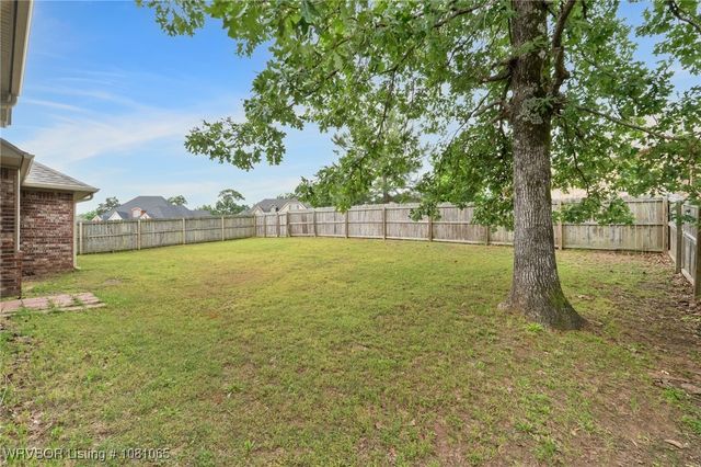 2117 Parkway Circle, Van Buren, AR 72956