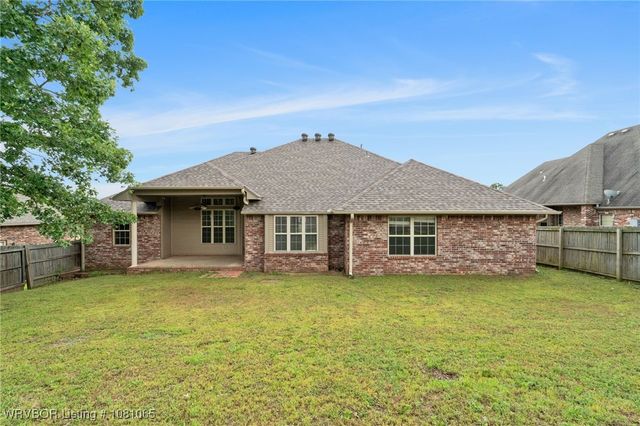 2117 Parkway Circle, Van Buren, AR 72956