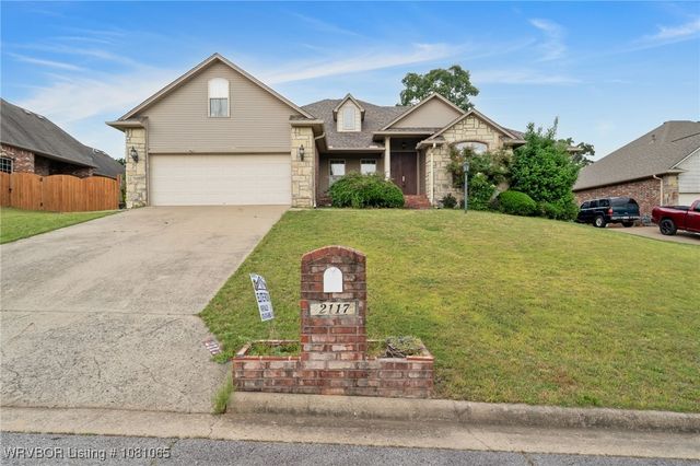 2117 Parkway Circle, Van Buren, AR 72956