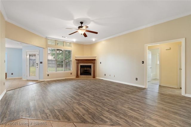2117 Parkway Circle, Van Buren, AR 72956