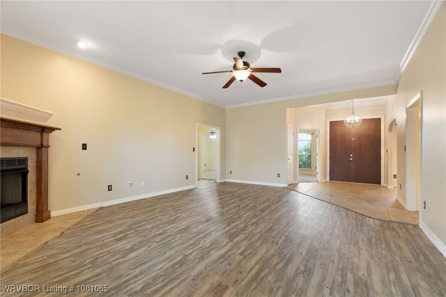 2117 Parkway Circle, Van Buren, AR 72956