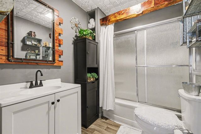 820 S Quarterline Road, Muskegon, MI 49442