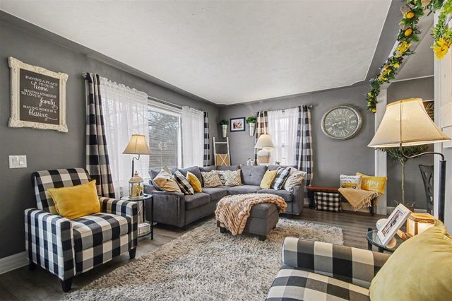 820 S Quarterline Road, Muskegon, MI 49442