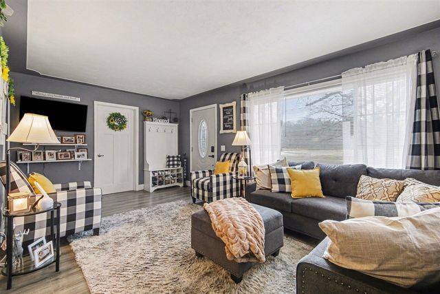 820 S Quarterline Road, Muskegon, MI 49442