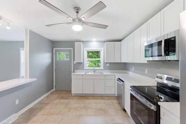 168 Peachtree Drive, Versailles, KY 40383