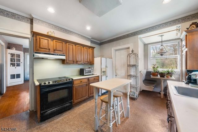 5 Willow St, Cranford Twp., NJ 07016