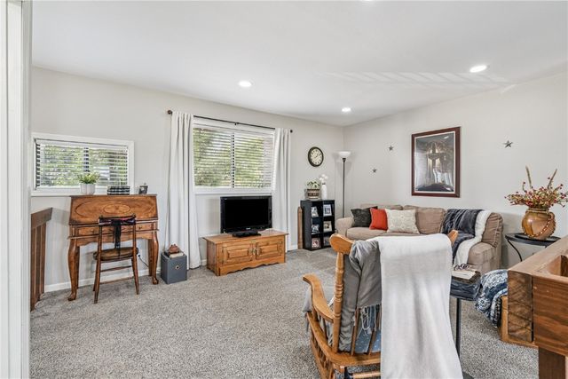 4410 Lorcardo Drive NE, Cedar Rapids, IA 52402