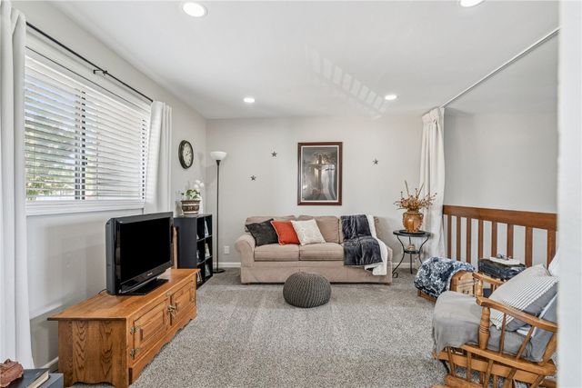 4410 Lorcardo Drive NE, Cedar Rapids, IA 52402