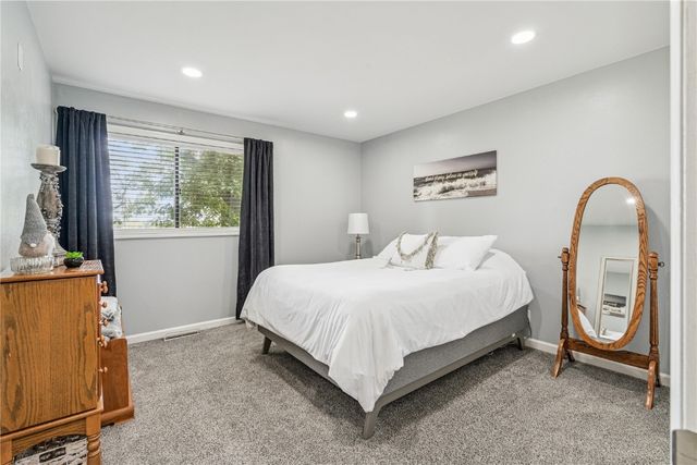 4410 Lorcardo Drive NE, Cedar Rapids, IA 52402